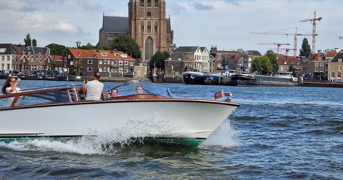 Het water op: bouwen aan de teamband tijdens relaxte zomeravond